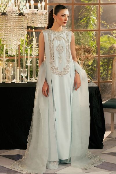 Khakaa - Icelis Pakistani fashion outfit in blue tones.